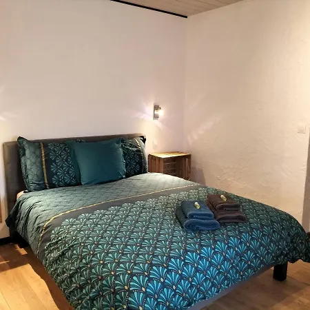 Alojamento de Acomodação e Pequeno-almoço D'hôtes Naturiste Le Jardin Des Hirondelles