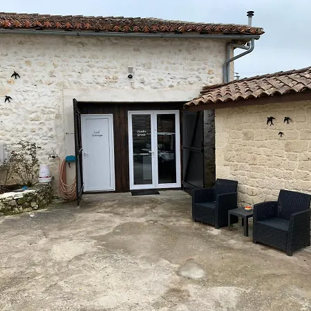 D'hôtes Naturiste Le Jardin Des Hirondelles