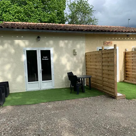 D'hotes Naturiste Le Jardin Des Hirondelles Blanzaguet-Saint-Cybard