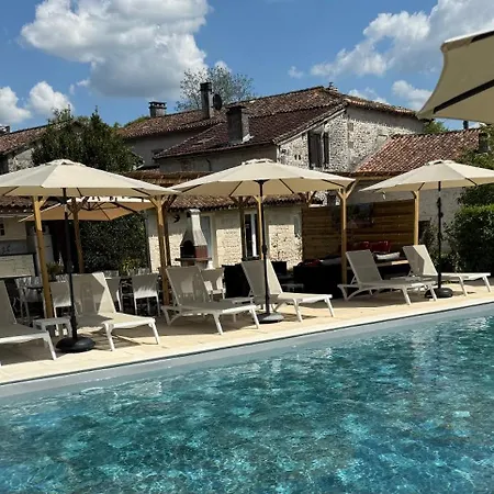 D'hotes Naturiste Le Jardin Des Hirondelles Bed & Breakfast Blanzaguet-Saint-Cybard