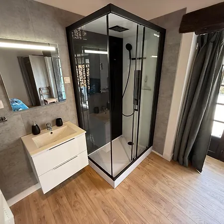 Alojamento de Acomodação e Pequeno-almoço D'hôtes Naturiste Le Jardin Des Hirondelles Blanzaguet-Saint-Cybard