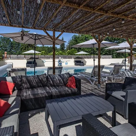 Le Jardin Des Hirondelles Naturiste Couette-café 3*