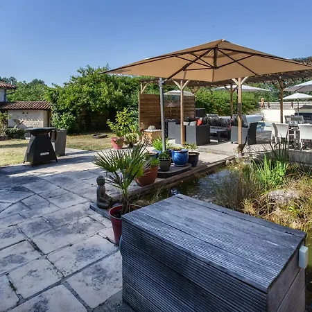 Couette-café Le Jardin Des Hirondelles Naturiste 3*