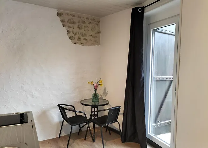 Bed & Breakfast D'hotes Naturiste Le Jardin Des Hirondelles