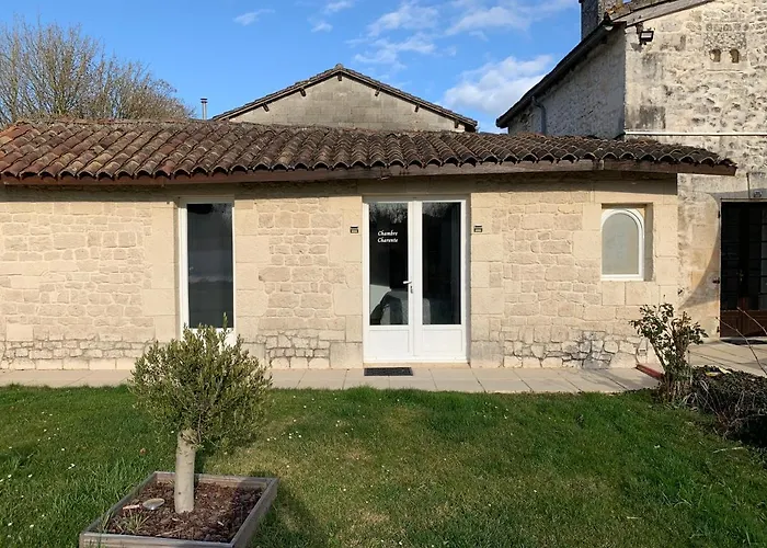 Bed & Breakfast D'hotes Naturiste Le Jardin Des Hirondelles