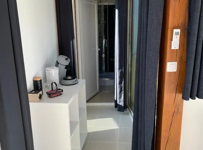 Bed & Breakfast D'hotes Naturiste Le Jardin Des Hirondelles 3*