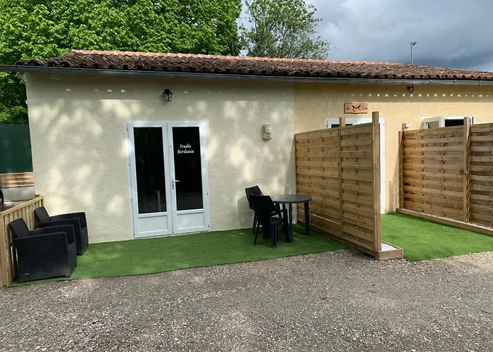D'hotes Naturiste Le Jardin Des Hirondelles Blanzaguet-Saint-Cybard