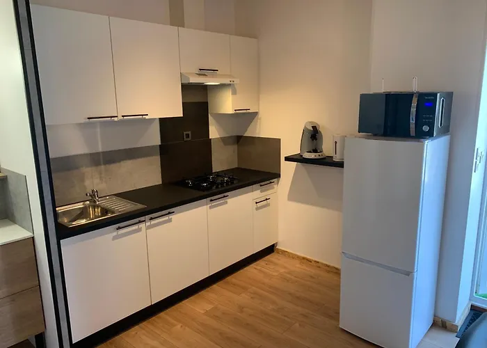 D'hotes Naturiste Le Jardin Des Hirondelles Bed & Breakfast