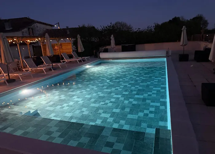 D'hotes Naturiste Le Jardin Des Hirondelles Bed & Breakfast