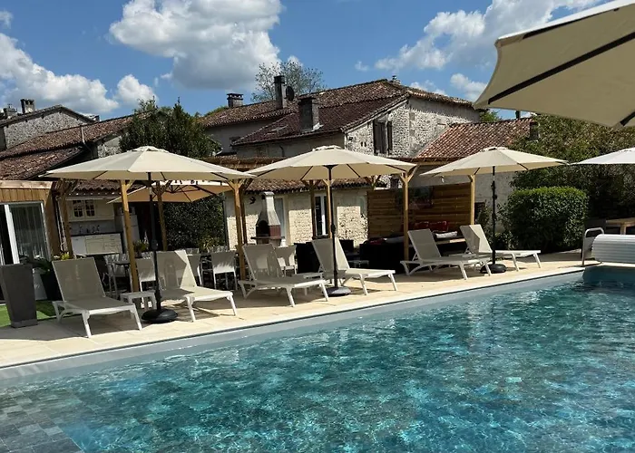 D'hotes Naturiste Le Jardin Des Hirondelles Bed & Breakfast Blanzaguet-Saint-Cybard