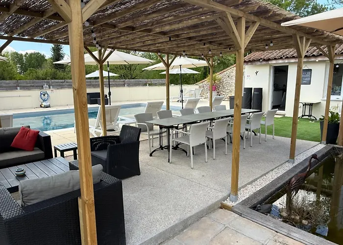 D'hotes Naturiste Le Jardin Des Hirondelles Bed & Breakfast