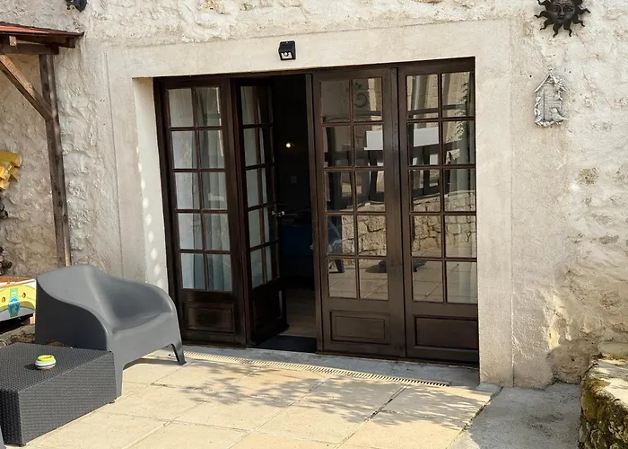 Bed & Breakfast D'hotes Naturiste Le Jardin Des Hirondelles 3*